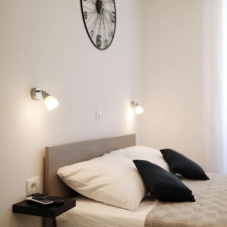 Piccola Pyrotima Apartamento