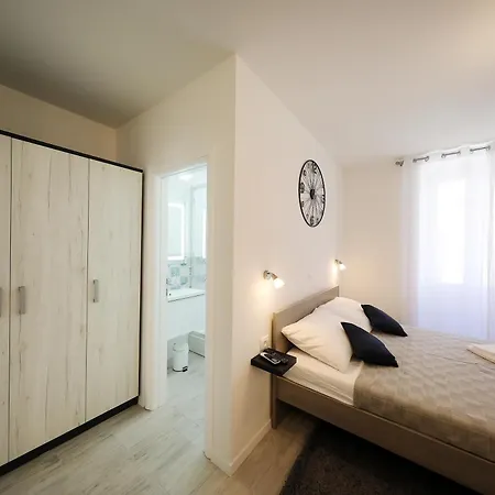 Piccola Pyrotima Zadar