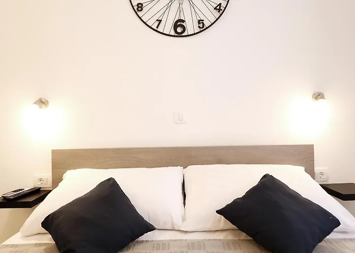 Piccola Pyrotima זאדאר