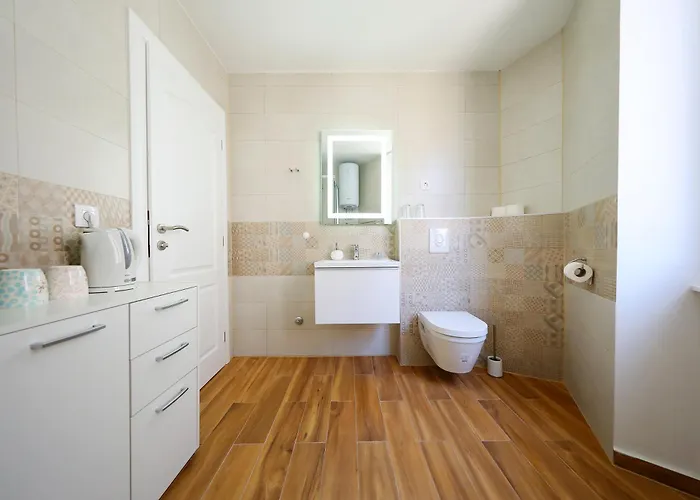 Piccola Pyrotima זאדאר