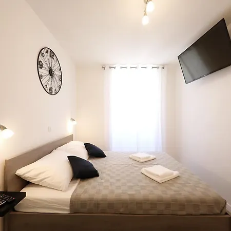 Piccola Pyrotima Apartment *