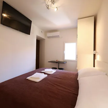 Piccola Pyrotima Apartamento Zadar