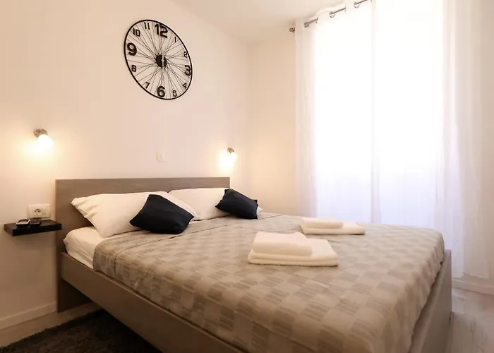 Piccola Pyrotima Apartman *