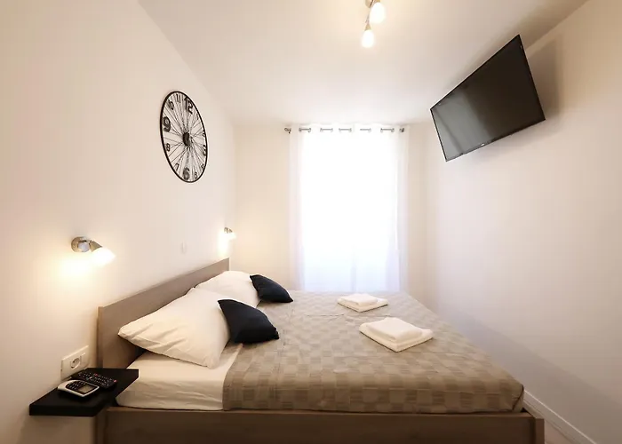 Piccola Pyrotima Apartman *