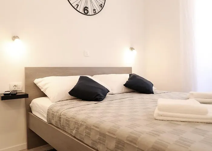 Piccola Pyrotima Apartman